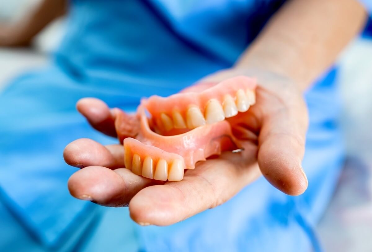 Voss Dental Oral Surgery Implant How To Fix Broken Dentures